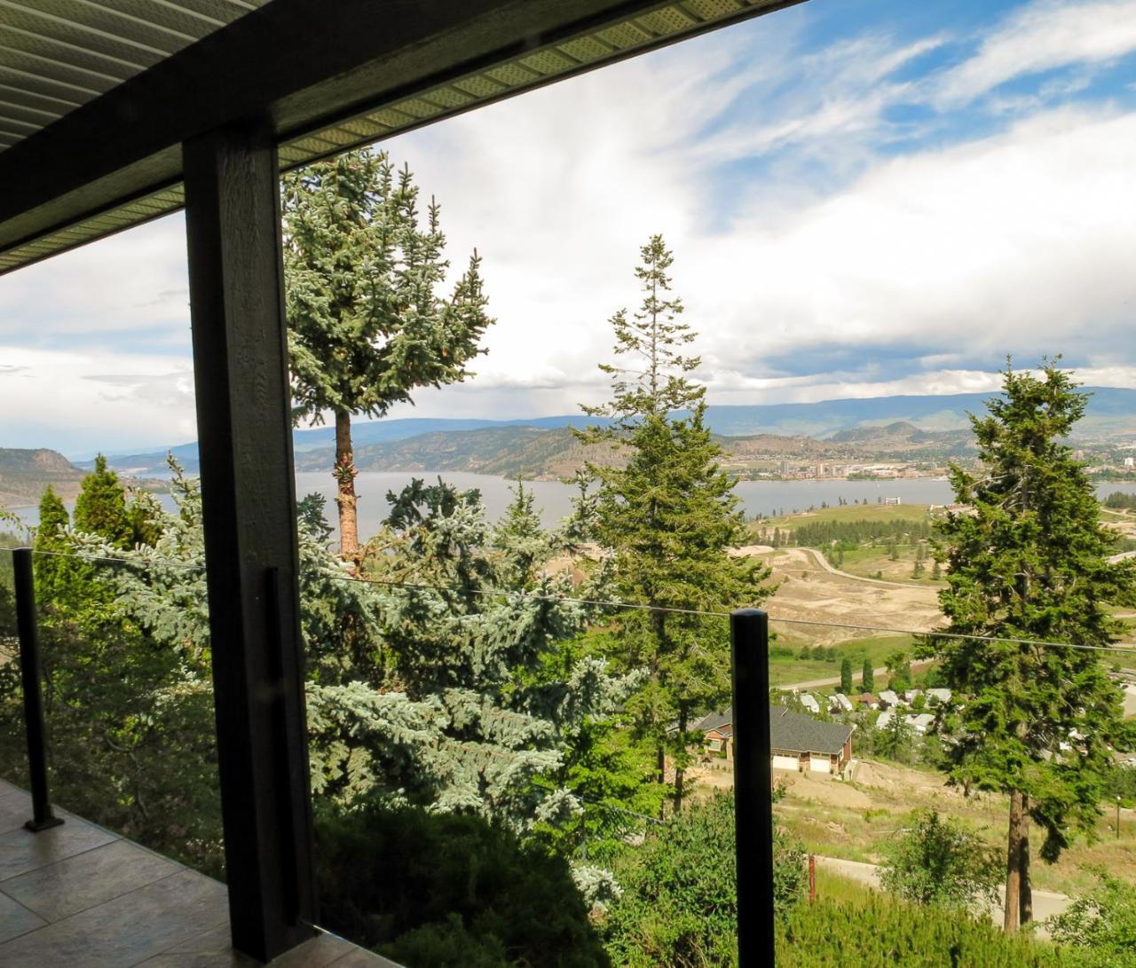 A View Of The Lake B & B West Kelowna エクステリア 写真
